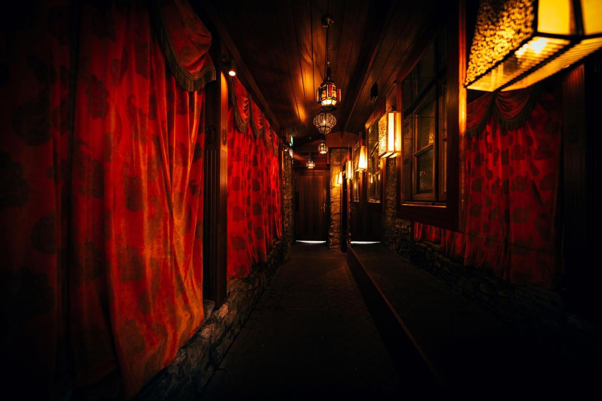 Crazy Bear Beaconsfield Hotel Ngoại thất bức ảnh The interior of a traditional Japanese bathhouse